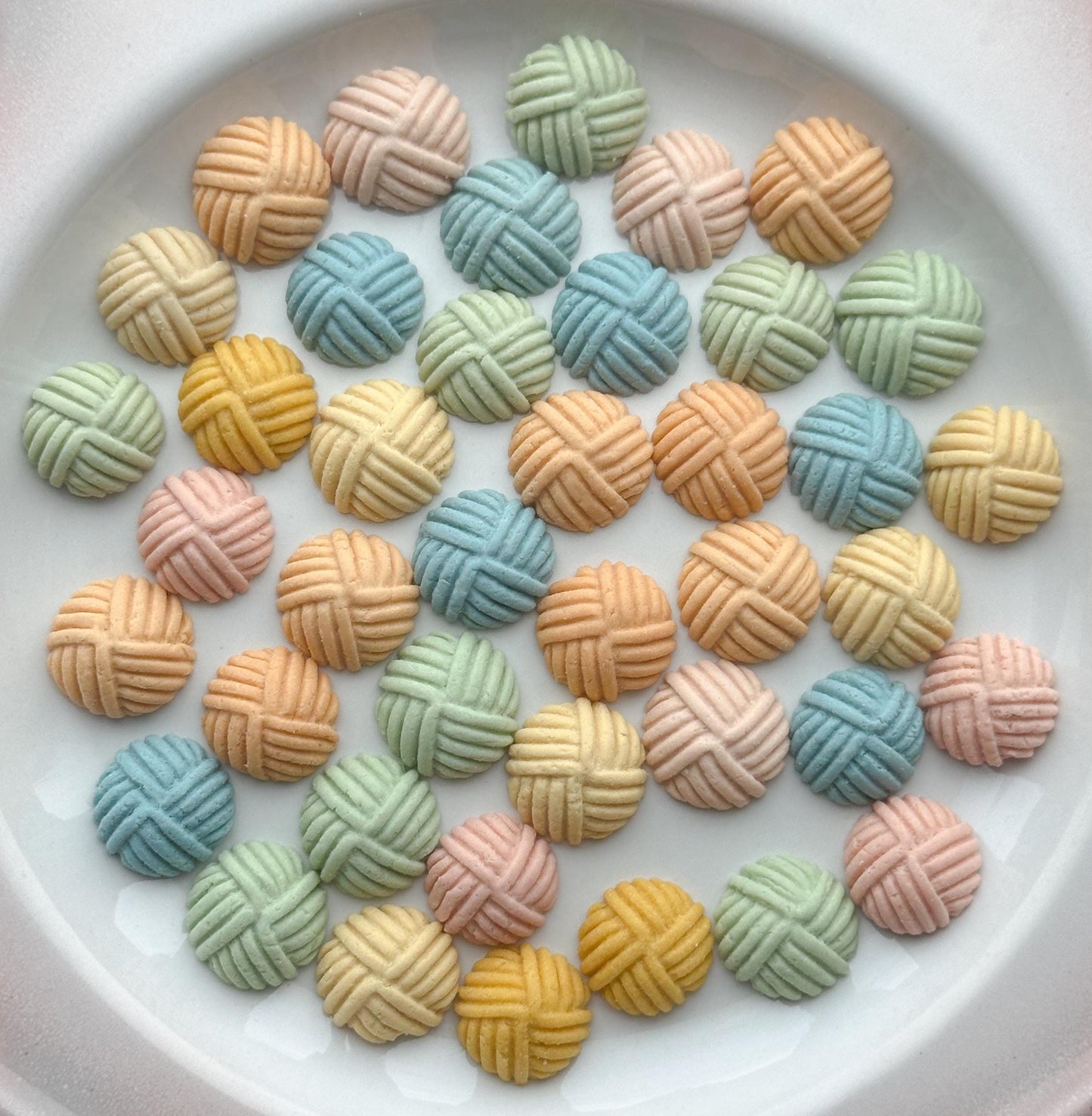 Multicolor Yarn Ball Chicken Pet Treat 1 oz