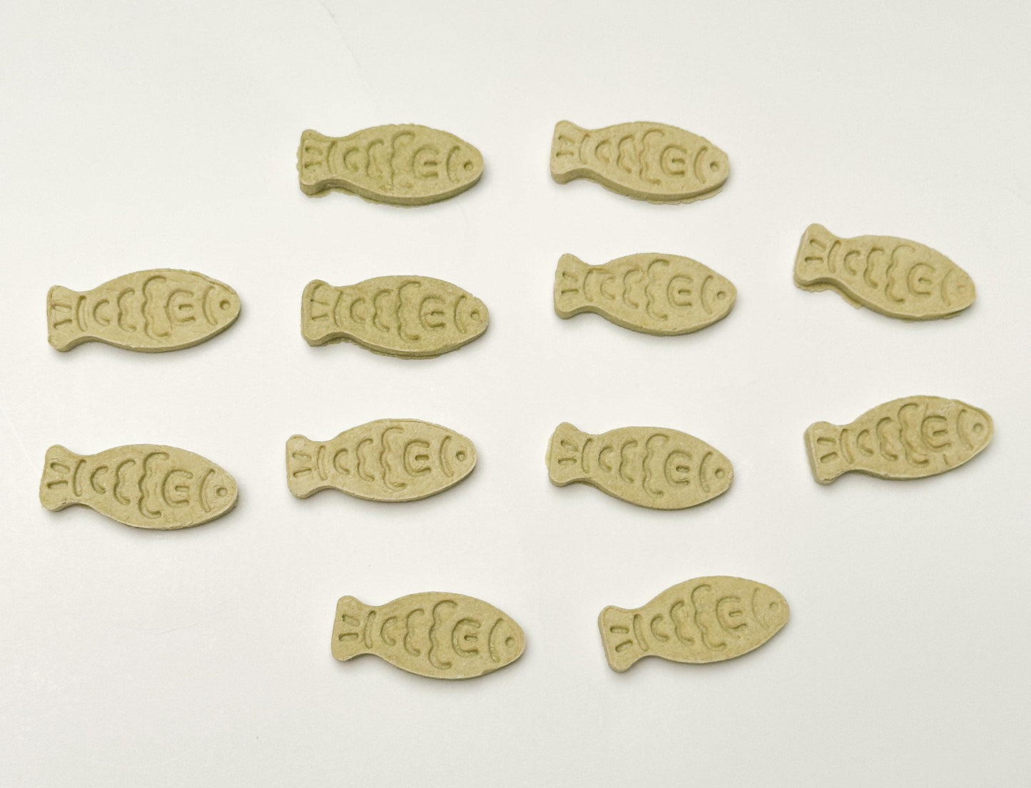 Fish Cat Grass Chicken Pet Treats 10 pcs