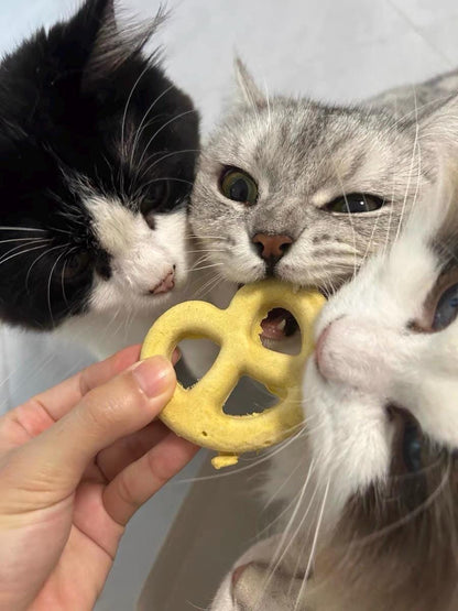 Freeze Dried Pretzel Pet Treats 4 pcs