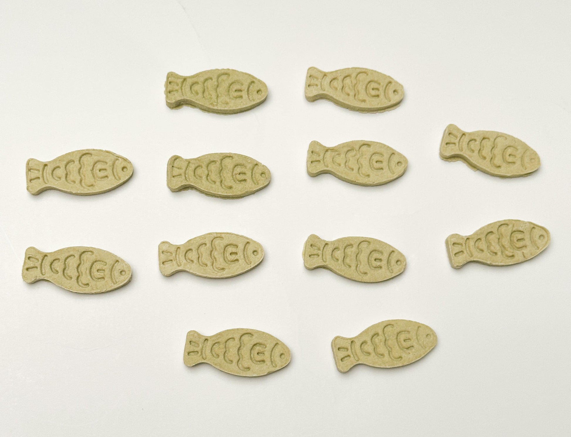 Fish Cat Grass Chicken Pet Treats 10 pcs